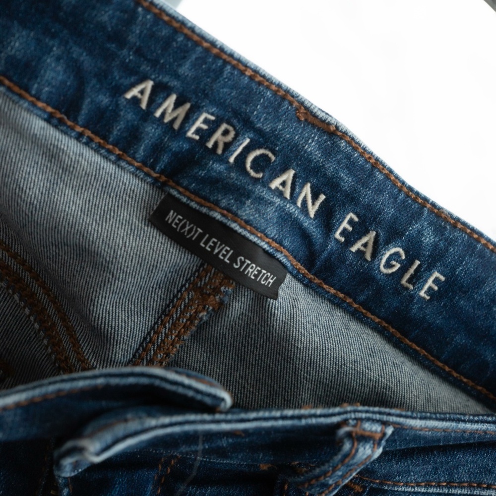 American Eagle distressed jeans size 8